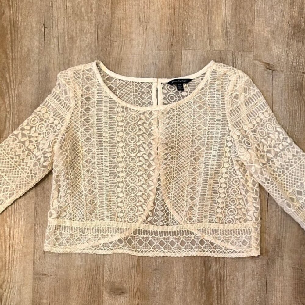 American Eagle Lace Crop Top SZ XS Back Button 3/4 Sleeve Hippie Boho